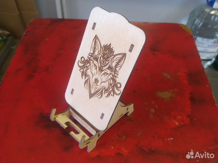 Подставка для телефона из дерева