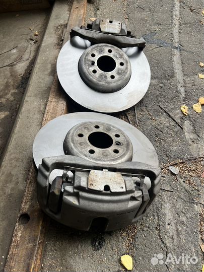 Тормоза передние BMW 750 F02