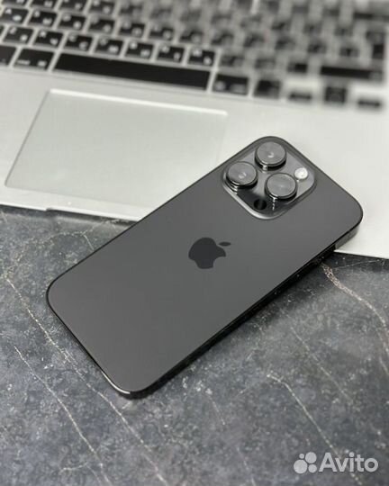 Телефон iPhone 14 pro