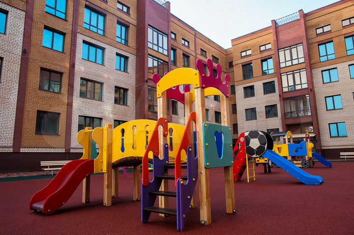 2-к. квартира, 65 м², 2/4 эт.