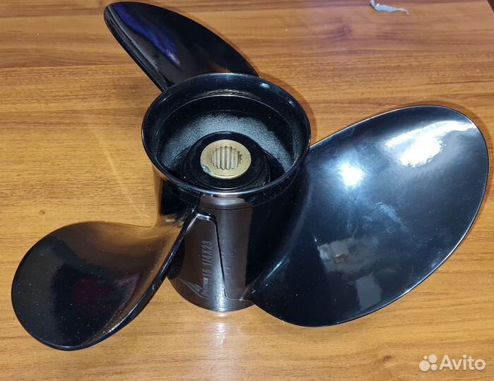 Винт правого вращения volvo SX (3X15 1/4X23)