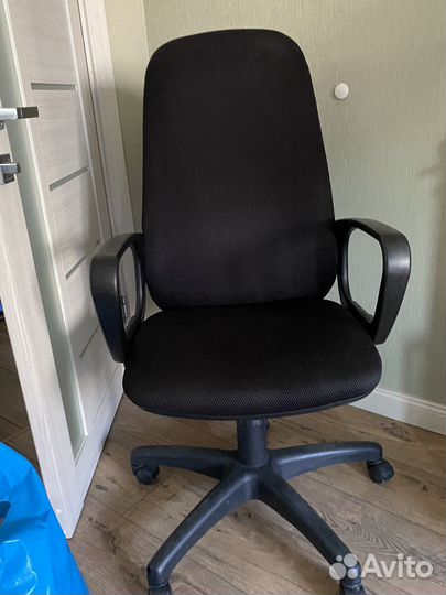 Компьютерное, офисное кресло