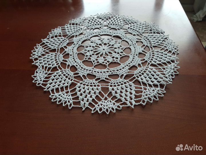 Салфетка Белая вязанная 35см. Декор дома интерьера