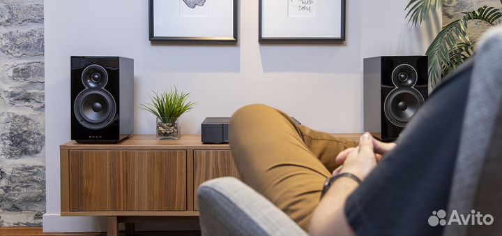 Полочные акустические системы Moon by Simaudio Voi