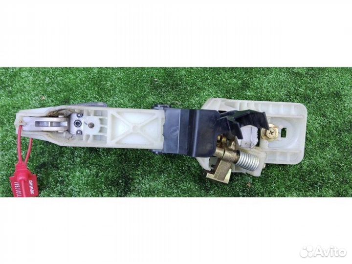 Ручка наружная задняя левая Hyundai Santa Fe 2 2.2