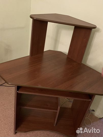 Компьютерный стол