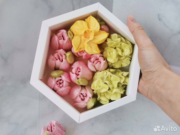 Зефирный букет в коробке, подарок на 8 марта