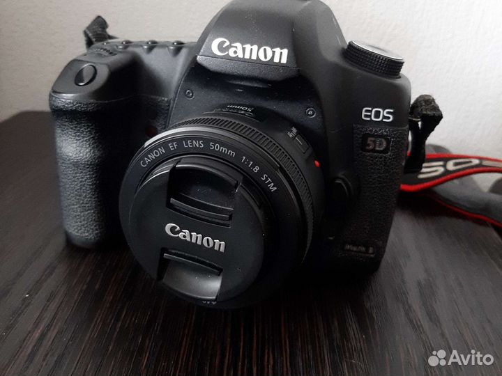 Зеркальный фотоаппарат canon