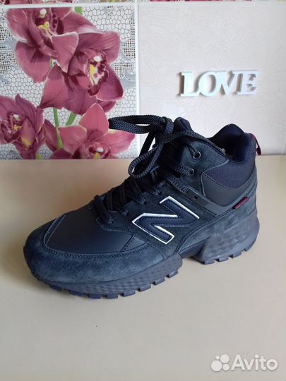 Зимние кроссовки,новые,р.42,44,45,46