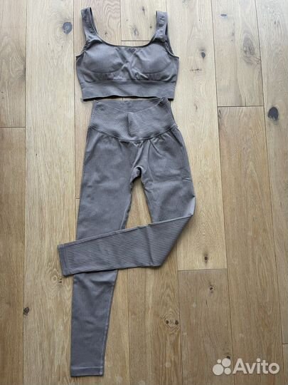 Костюм для спорта йоги фитнеса