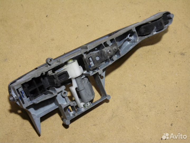 Ручка двери передняя правая Пежо 308