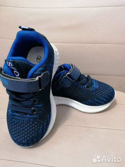 Кроссовки детские 24 размер
