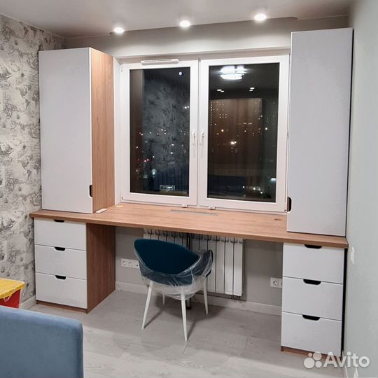Рабочая зона у окна на заказ (корпусная мебель)
