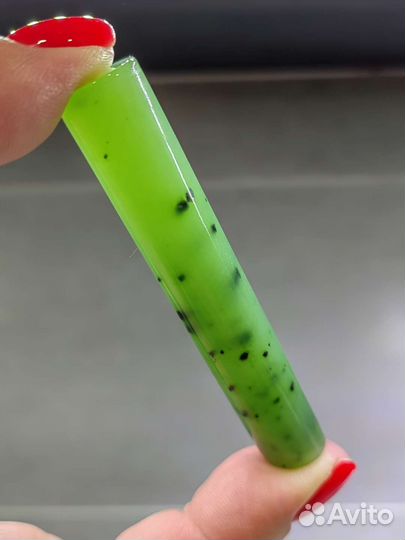 Натуральные камни, нефрит, чароит, серафинит