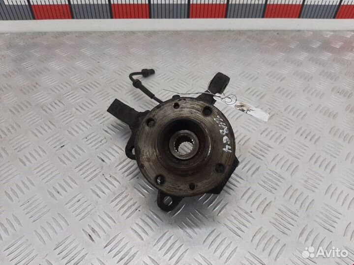 Ступица передняя левая Renault Scenic 1997