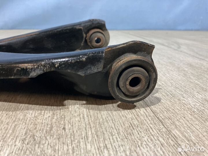 Рычаг подвески Renault Logan Sandero Almera G15R L