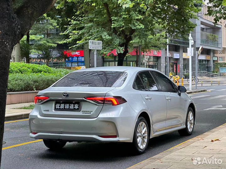 Toyota Corolla 1.8 CVT, 2022, 60 000 км