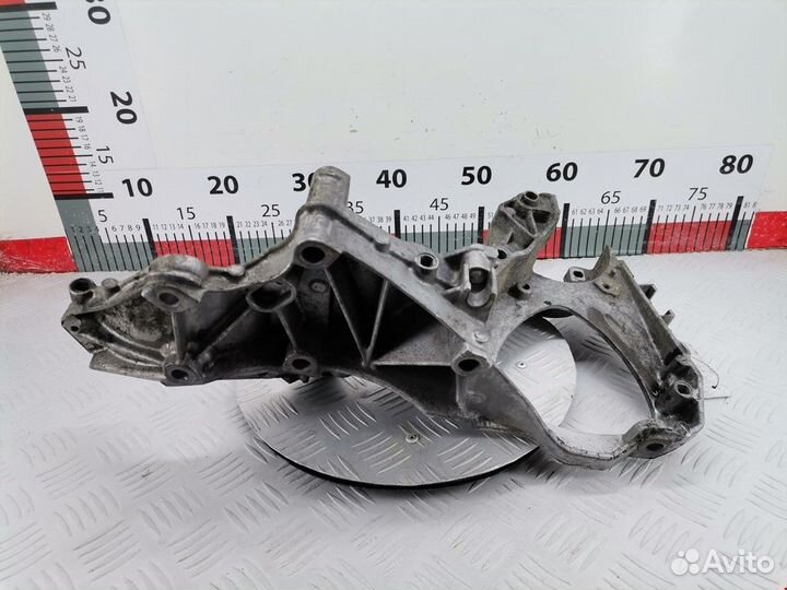 Кронштейн генератора Renault Vel Satis 2003