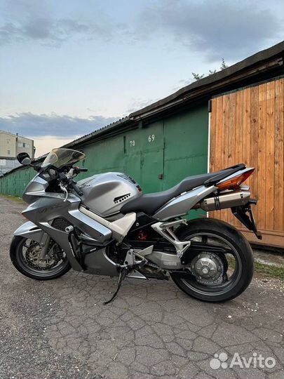 Honda VFR 800 vtec