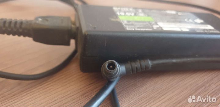 Зарядное устройство sony