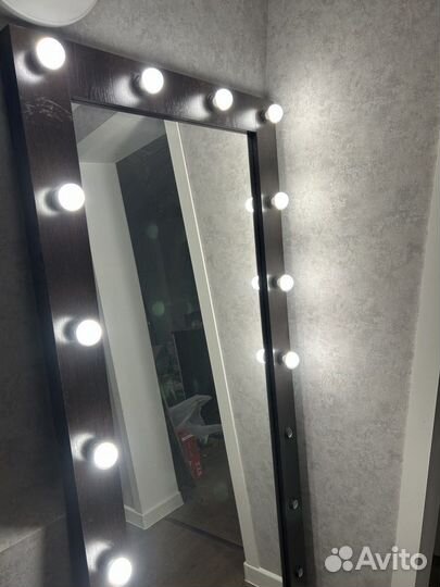 Зеркало напольное с лампочками
