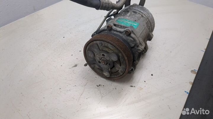 Компрессор кондиционера Volkswagen Transporter 5