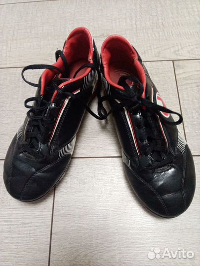 Футбольные бутсы