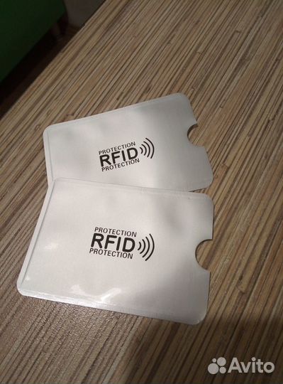 Защитный экранирующий чехол для банковских карт