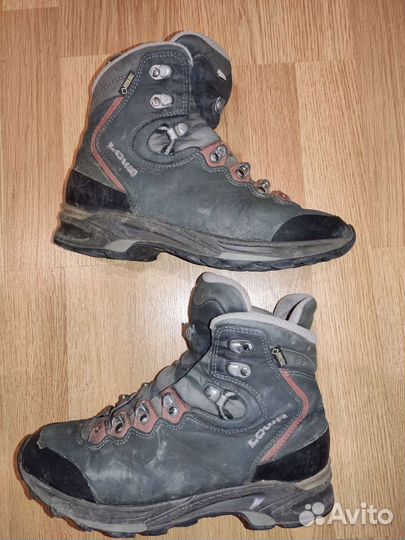 Треккинговая обувь Lowa размер 40
