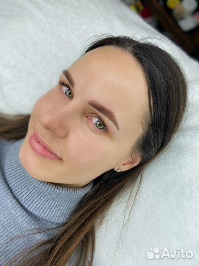 Перманентный макияж бровей