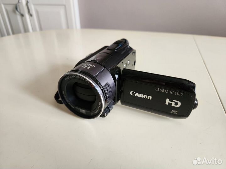 Видеокамера Canon Legria HF S100