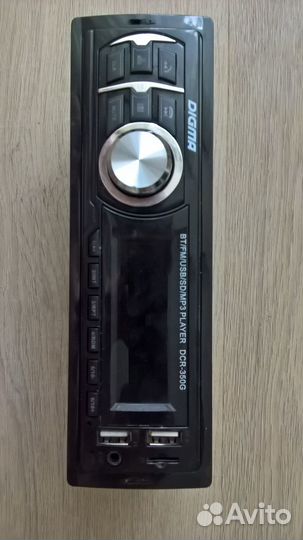 Автомобильный MP3/USB ресивер Digma