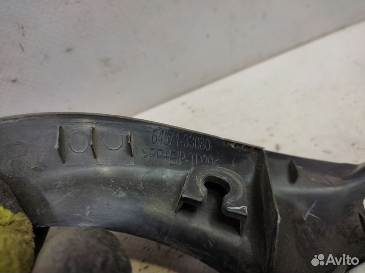 Обшивка крышки багажника правая Toyota Camry XV70