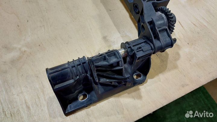 Кронштейн радиатора W212,S212