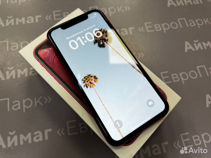 Телефон Apple iPhone XR 64Gb Red