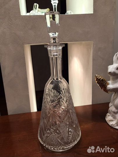 Хрустальный графин и рюмки времен СССР