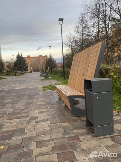 Уличная мебель: качели, ограждения, урны, лавочки