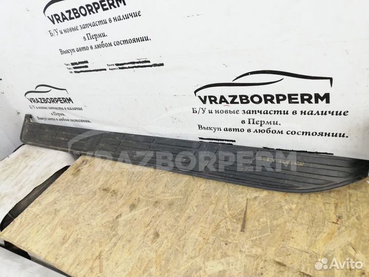 Накладка порога (наружная) Toyota Land Cruiser