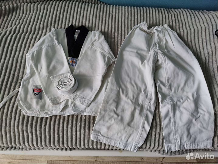 Кимоно детское.По остальным вопросам в лс