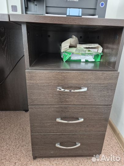 Офисная мебель бу (стол, тумба)