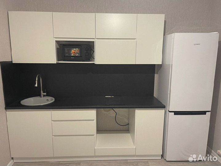 Кухня бюджетная белая в наличии