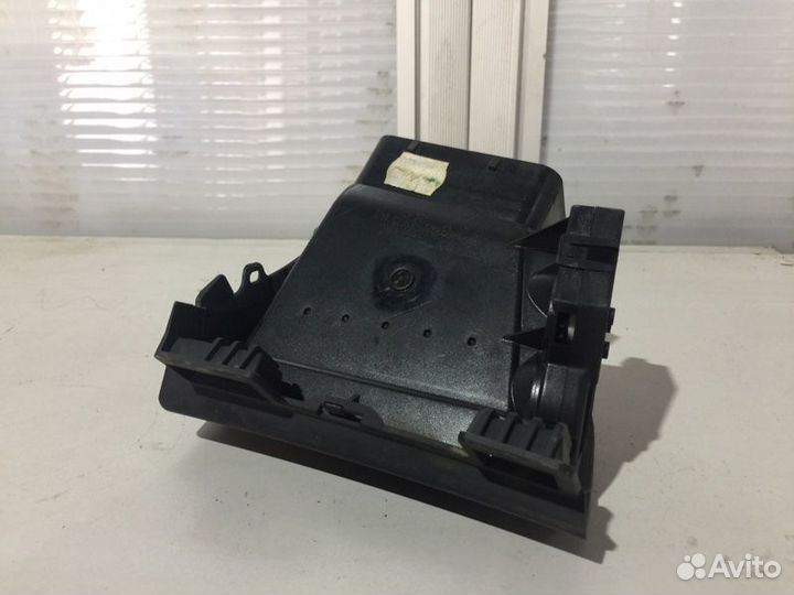 Дефлектор воздушный передний правый Mercedes-Benz