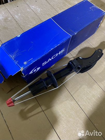 Амортизатор VW Touareg передий левый. Sachs