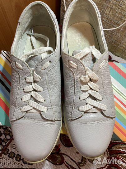 Кроссовки для девочки