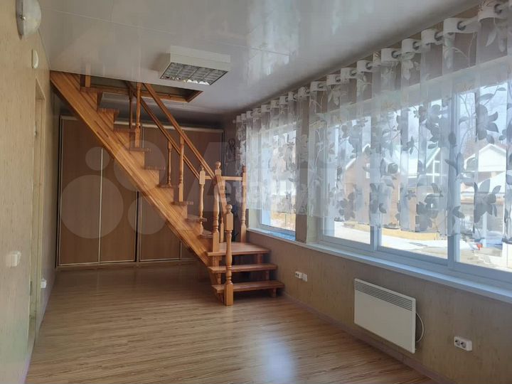 Дом 268 м² на участке 10,7 сот.