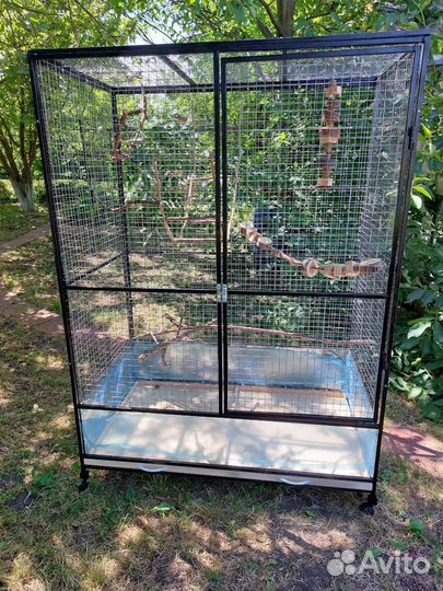 Клетки для певчих и декоративных птиц на заказ