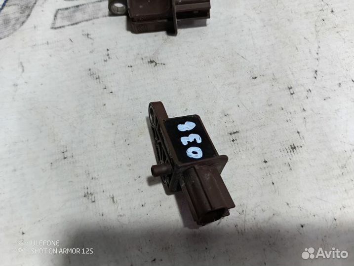 Датчик удара передний Audi Q7 4L BHK 2009—2015