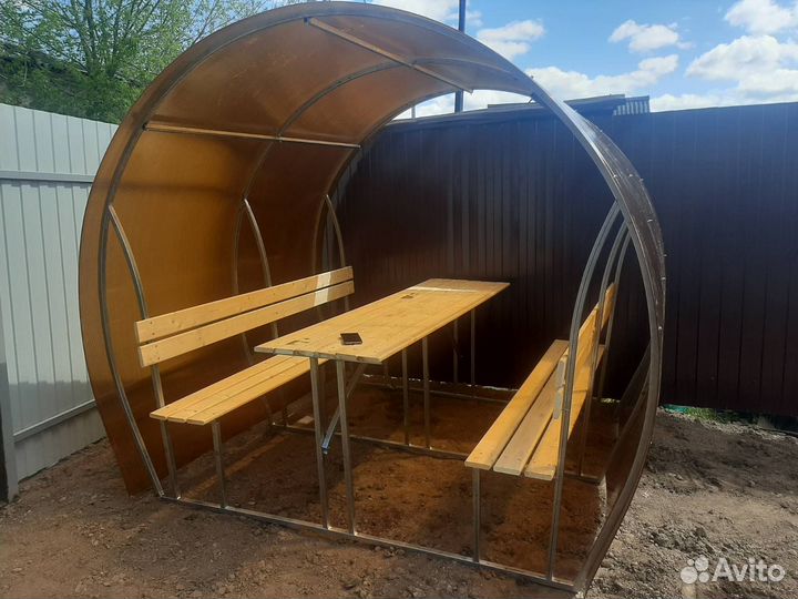 Беседка для дачи из поликарбоната