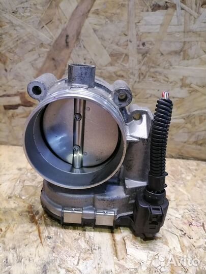 Дроссельная заслонка Audi A6 C6 3.2 AUK