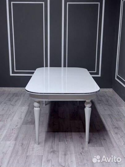 Стол обеденный